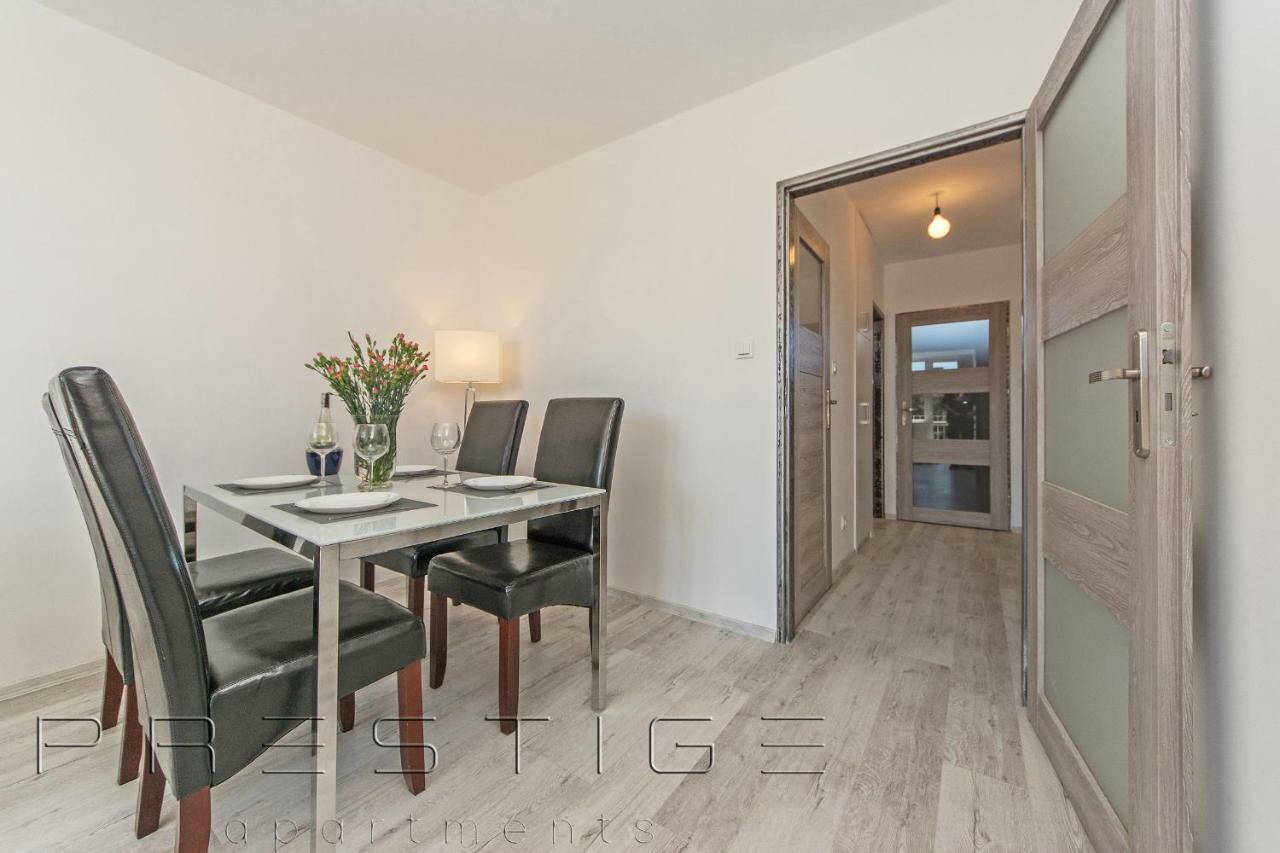 Reagan Park Apartment *